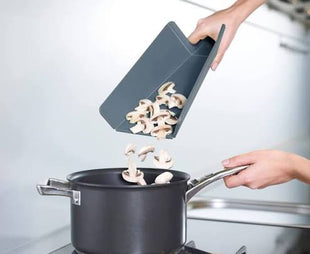 Chop2Pot Plus Folding chopping board