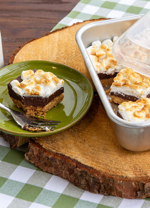 Naturals® 9" Square Cake Pan with Lid