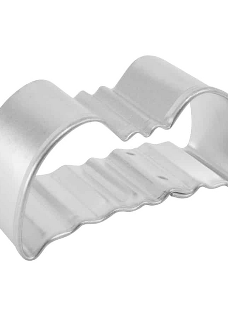 MINI FLYING BAT COOKIE CUTTER (2″)